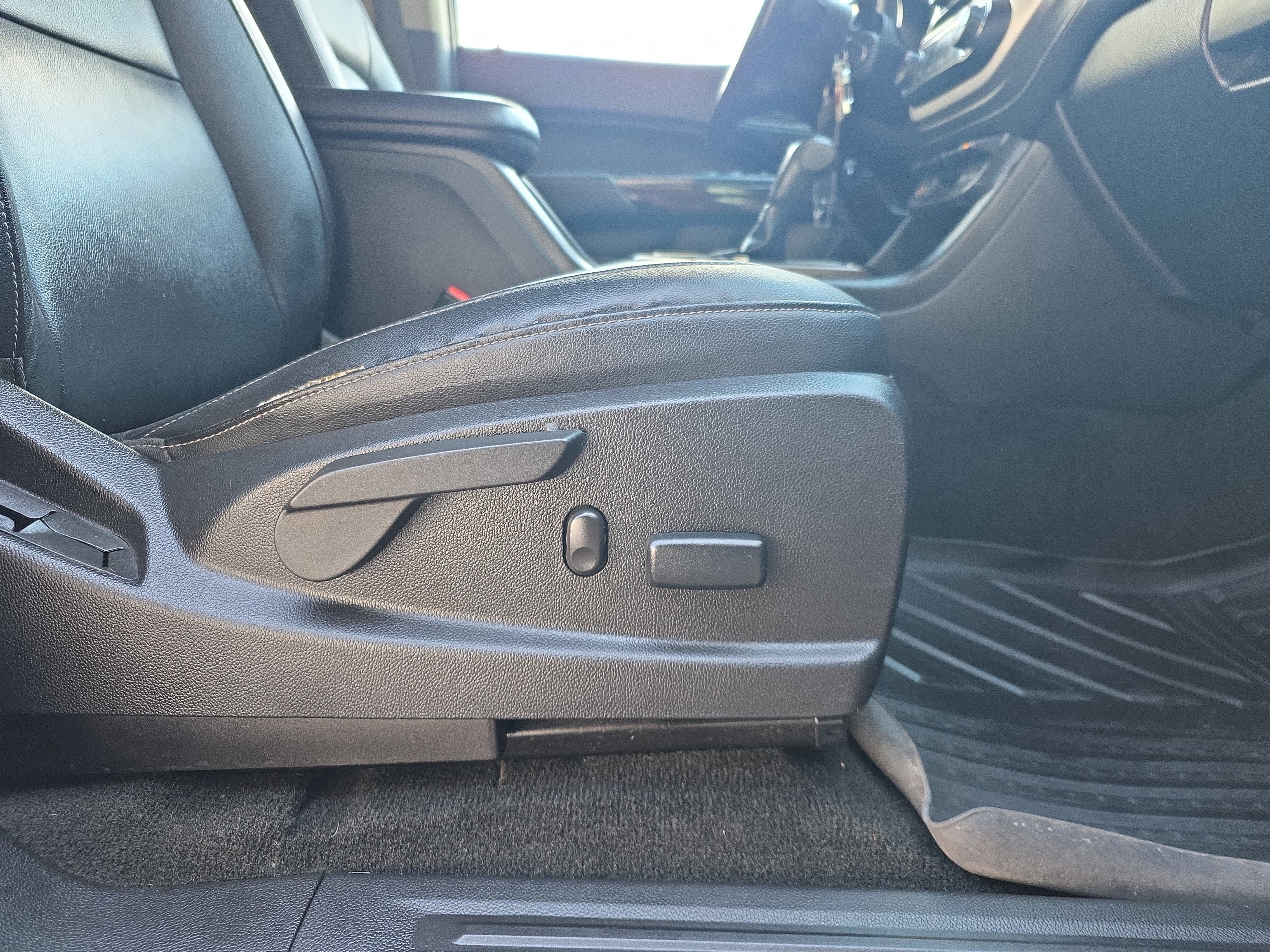 Used 2018 GMC Canyon SLT w/ Driver Alert Package image 29