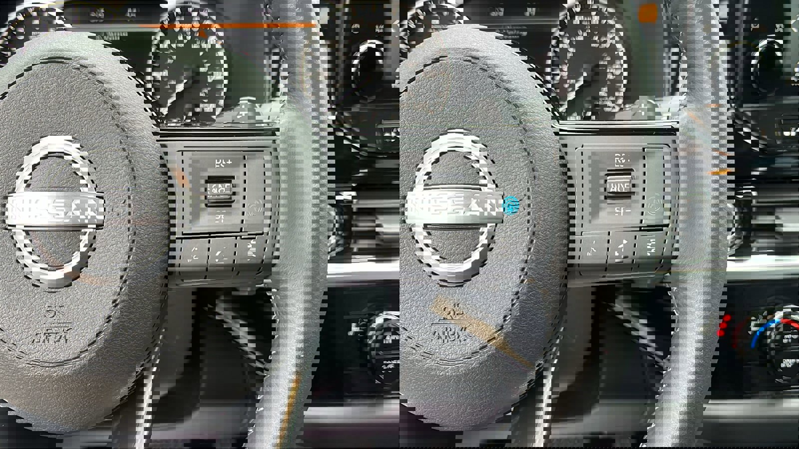 Used 2023 Nissan Pathfinder SL w/ SL Premium Package image 15