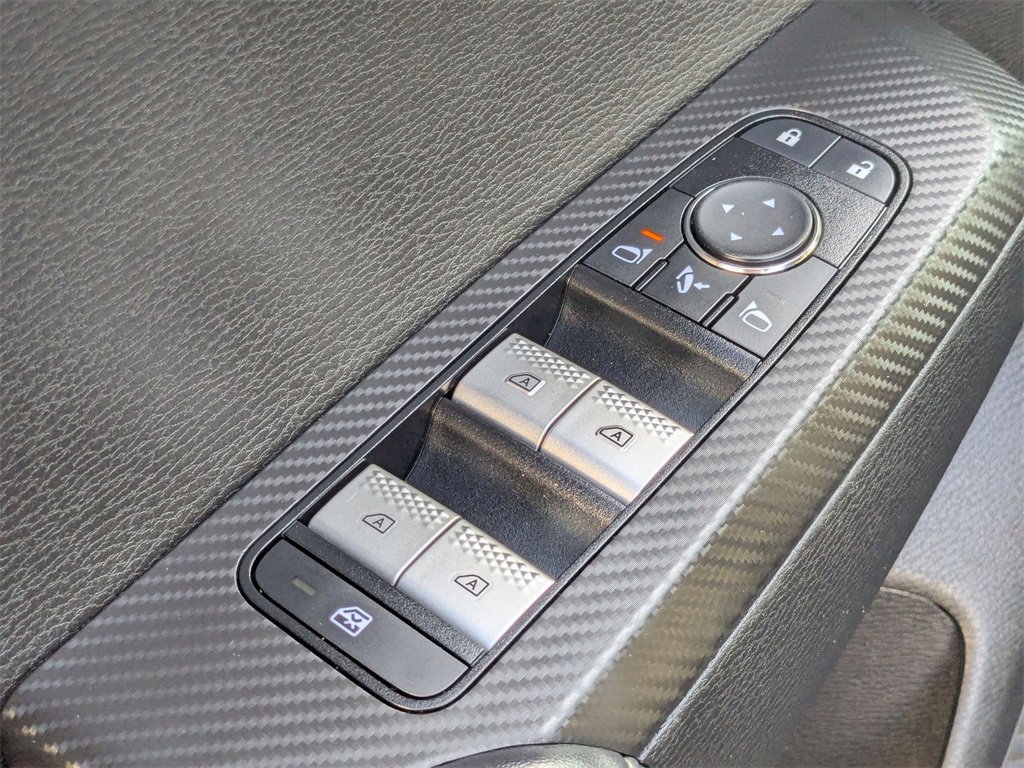 Used 2025 Mitsubishi Outlander SE image 15