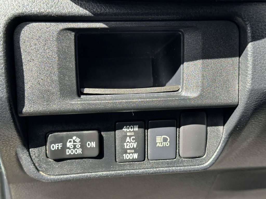 Used 2019 Toyota Tacoma TRD Off-Road AWD/4WD image 16