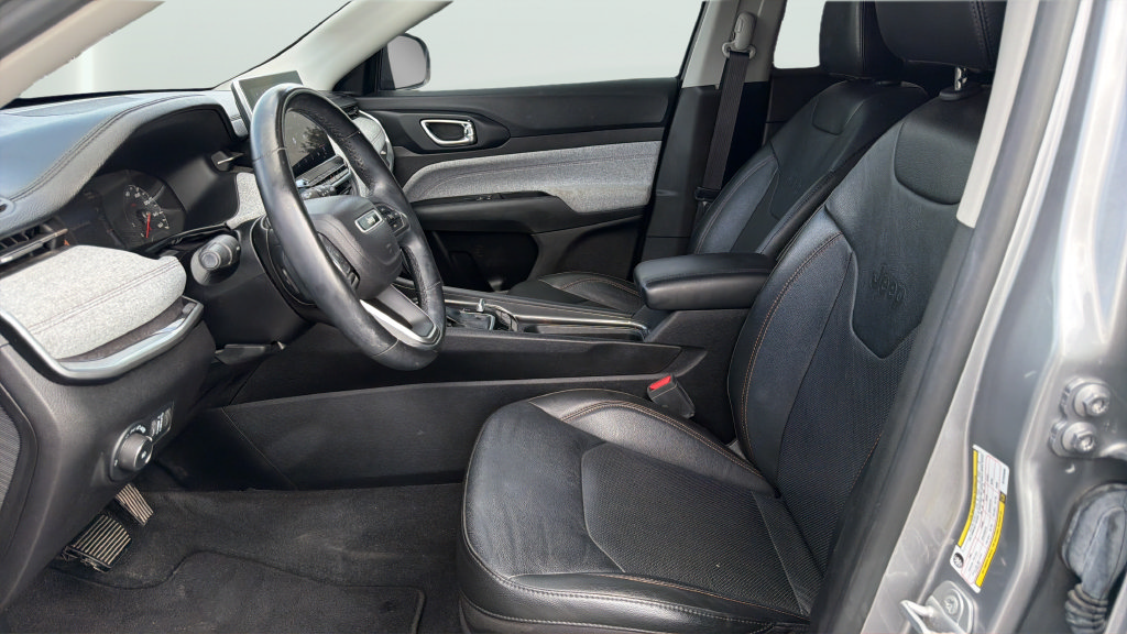 Used 2022 Jeep Compass Latitude AWD/4WD image 17