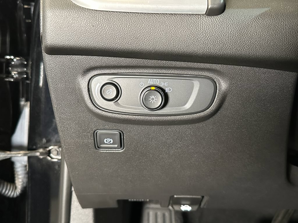 Used 2022 GMC Terrain SLE w/ Driver Convenience Package AWD/4WD image 18