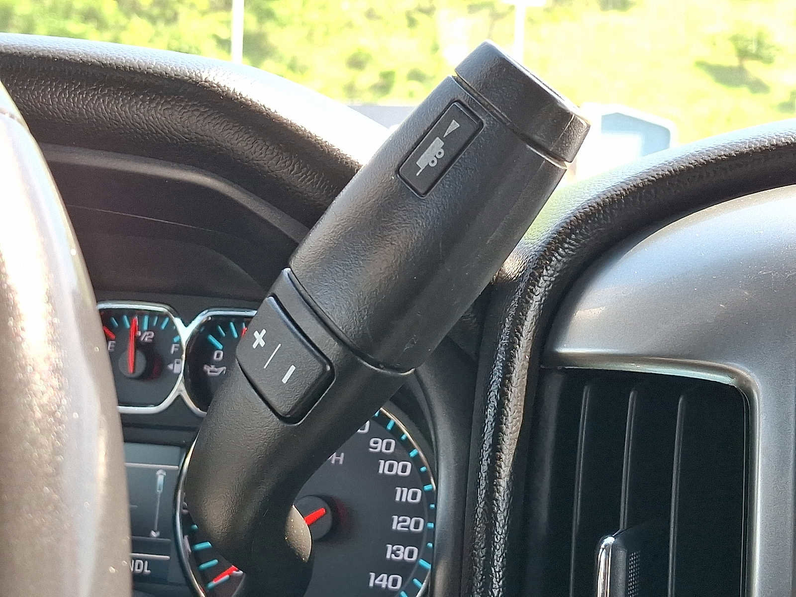 Used 2018 Chevrolet Silverado 1500 LT w/ All Star Edition AWD/4WD image 14