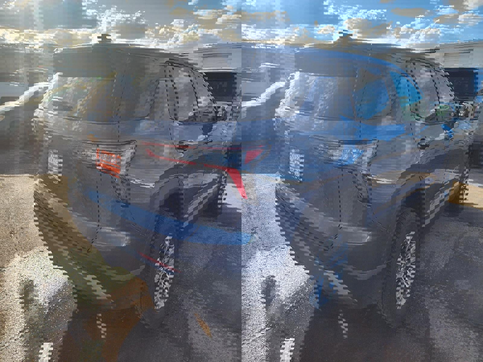 Used 2025 Chevrolet Equinox LT image 6