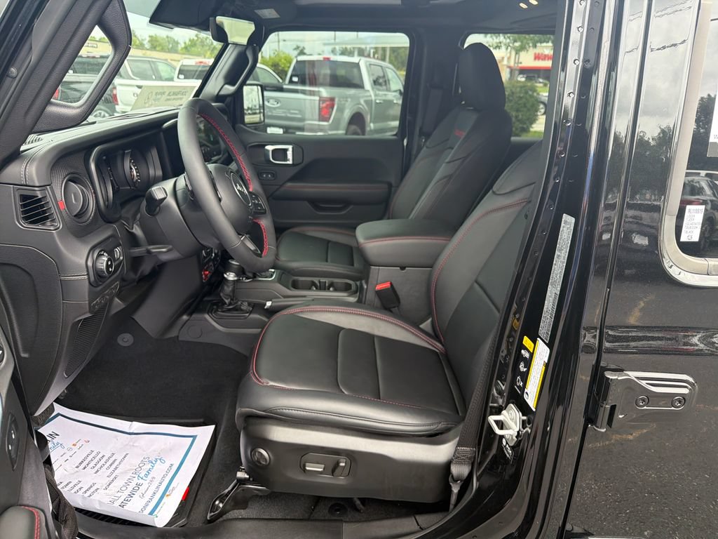 Used 2024 Jeep Gladiator Rubicon AWD/4WD image 13