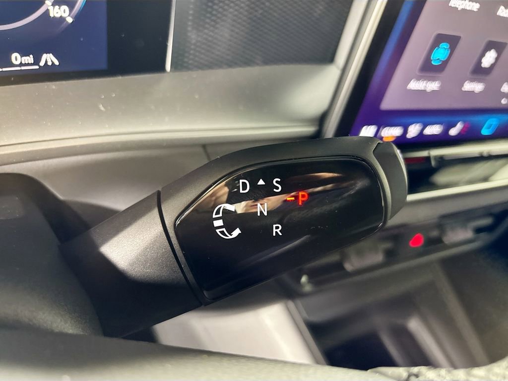 New 2026 Volkswagen Tiguan SE R-Line image 17