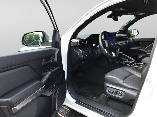 Certified 2025 Toyota 4Runner TRD Off-Road Premium w/ Tow Technology Package AWD/4WD image 11