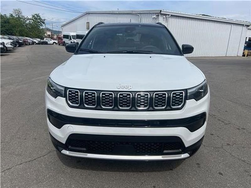 Used 2025 Jeep Compass Limited w/ Elite Group AWD/4WD image 42