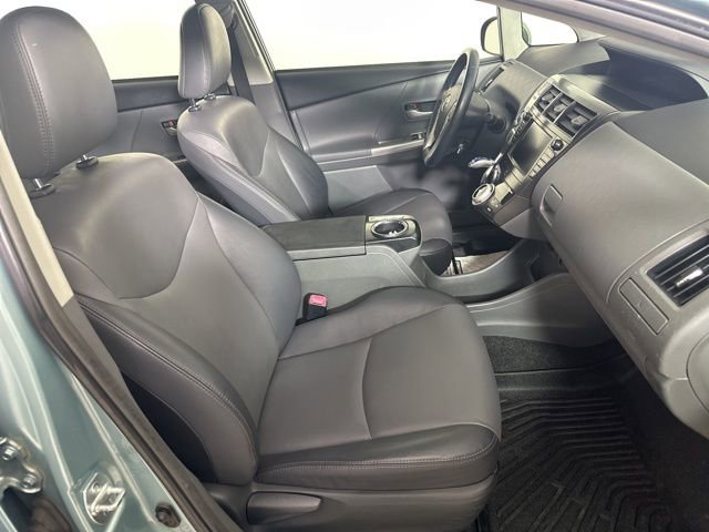 Used 2014 Toyota Prius V Five image 17
