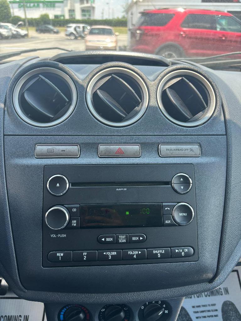 Used 2013 Ford Transit Connect XLT image 21