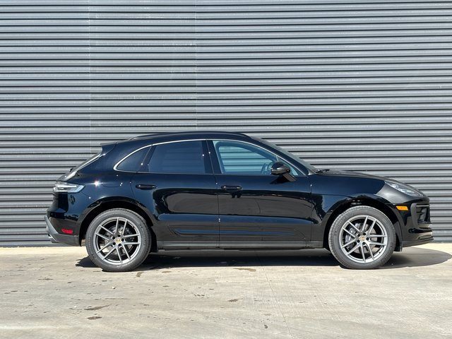 Certified 2025 Porsche Macan image 8