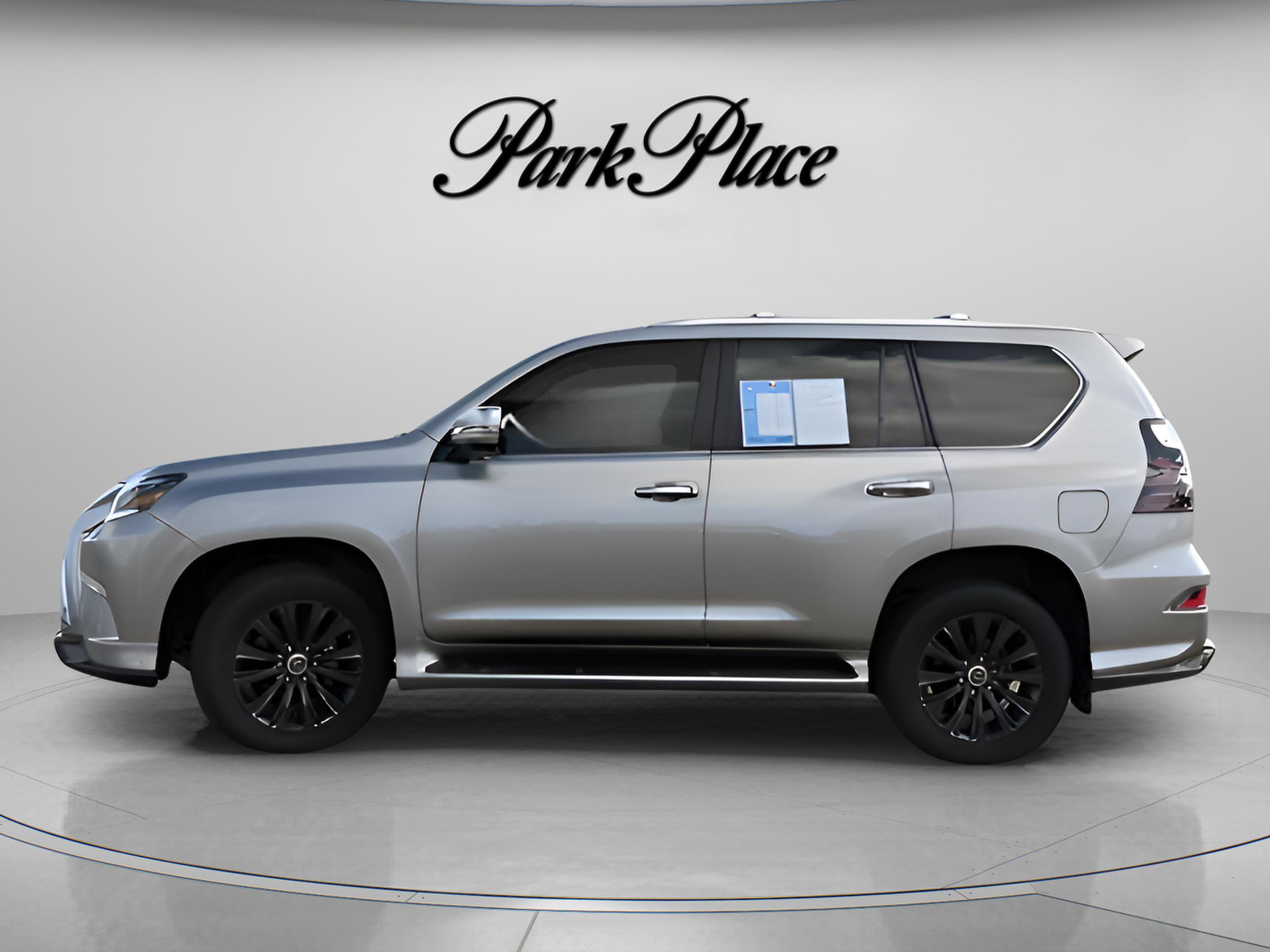 Used 2023 Lexus GX 460 Luxury w/ Sport Design Package image 2
