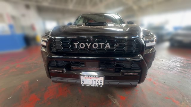 Used 2025 Toyota 4Runner TRD Pro AWD/4WD image 3