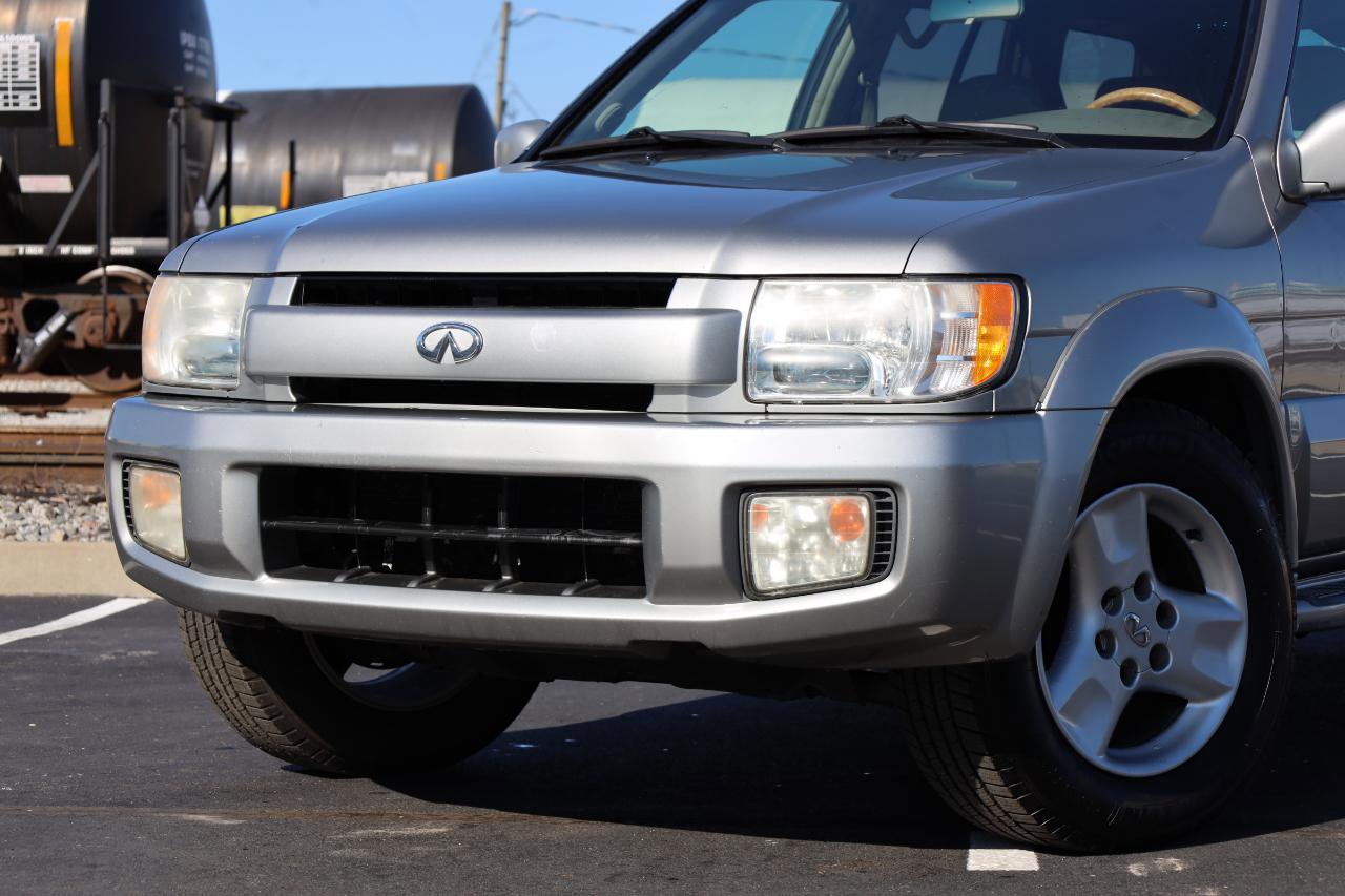 Used 2001 INFINITI QX4 4WD image 4