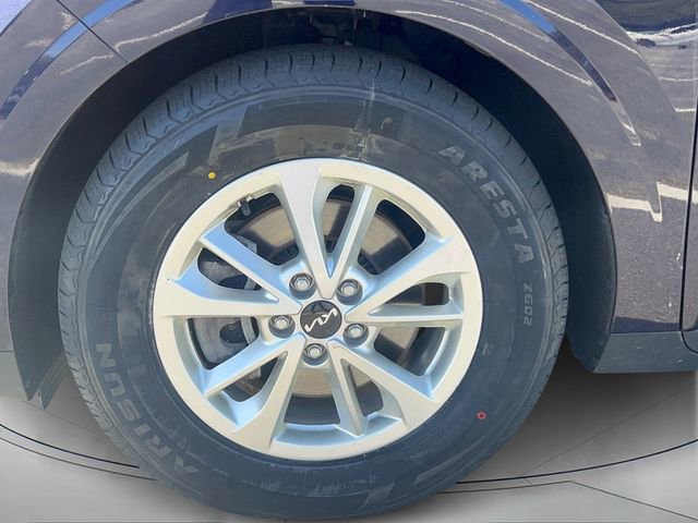 Used 2023 Kia Carnival LX FWD image 9