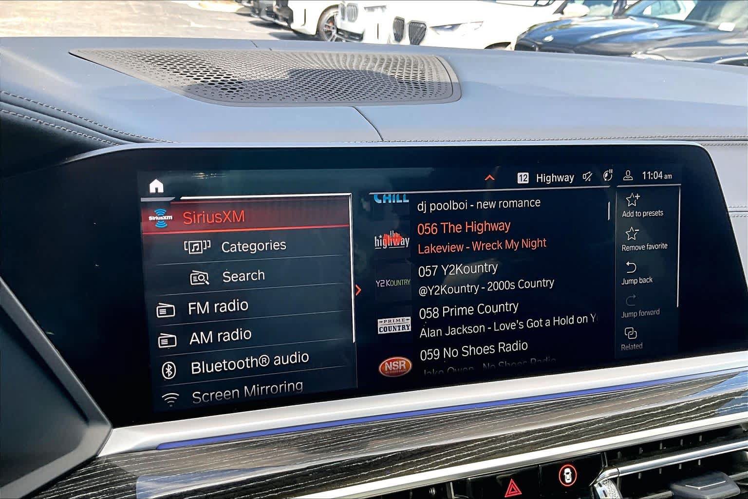 Used 2022 BMW X7 M50i w/ Dynamic Handling Package AWD/4WD image 36