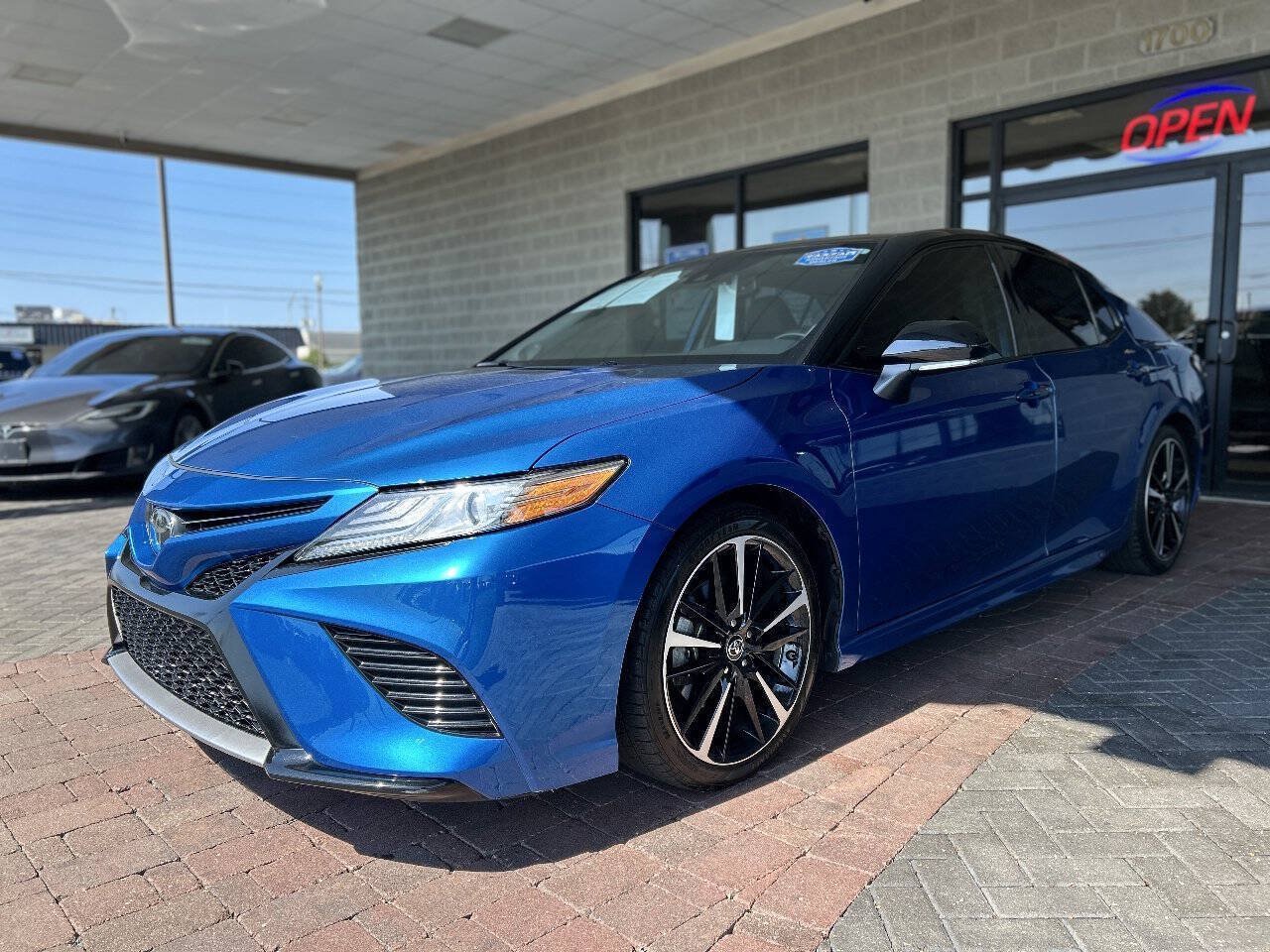 Used 2019 Toyota Camry XSE w/ Navigation Package FWD image 28