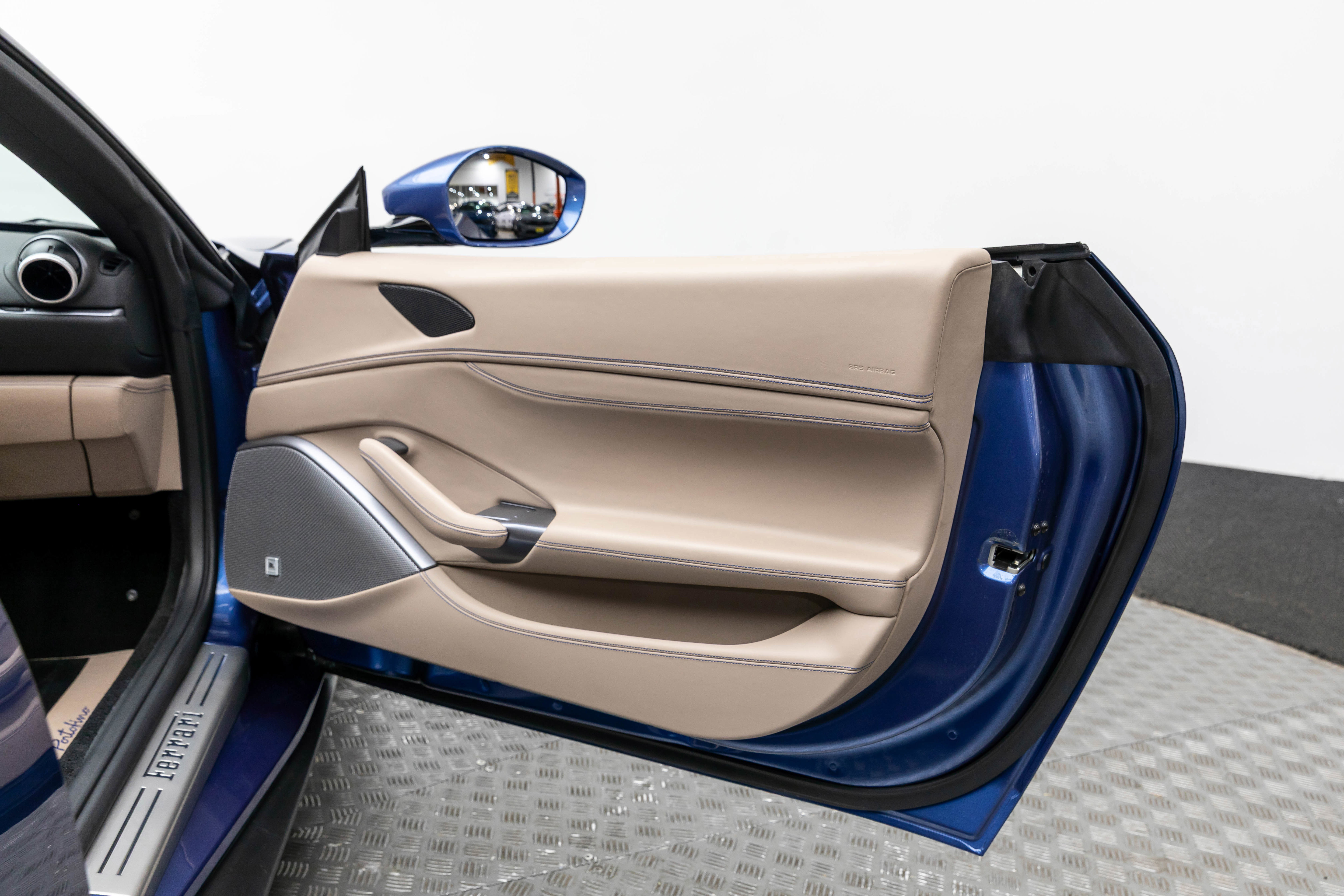 Certified 2019 Ferrari Portofino image 38