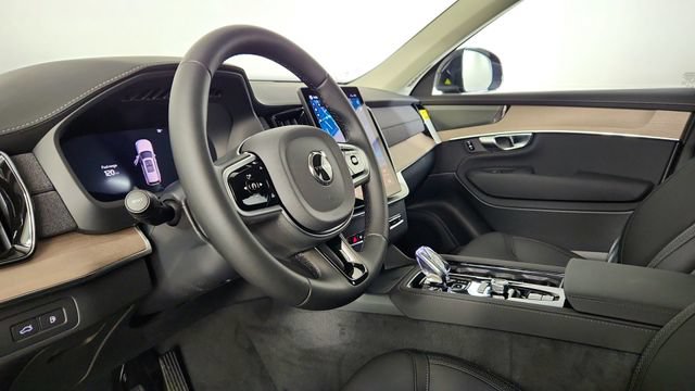 New 2026 Volvo XC90 T8 Plus w/ Protection Package Premier AWD/4WD image 12