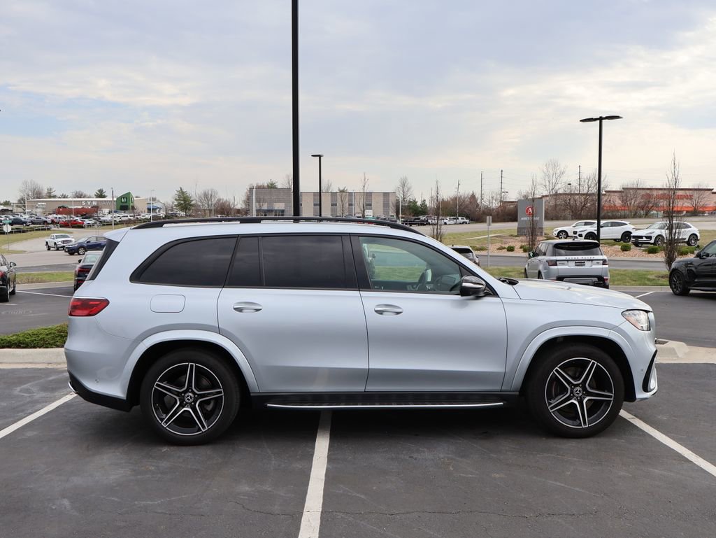 Used 2025 Mercedes-Benz GLS 450 4MATIC image 9