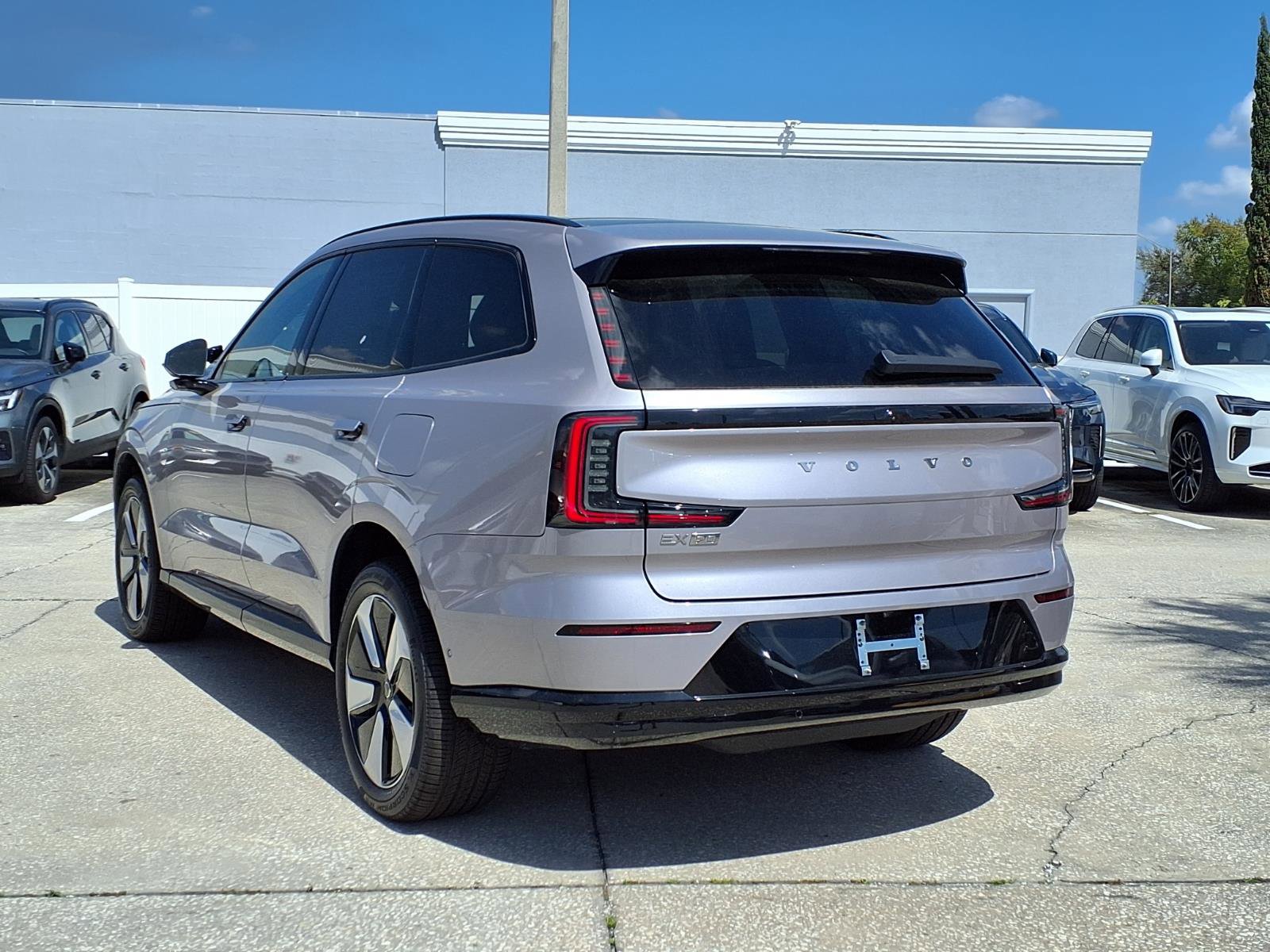 New 2026 Volvo EX90 Plus image 5