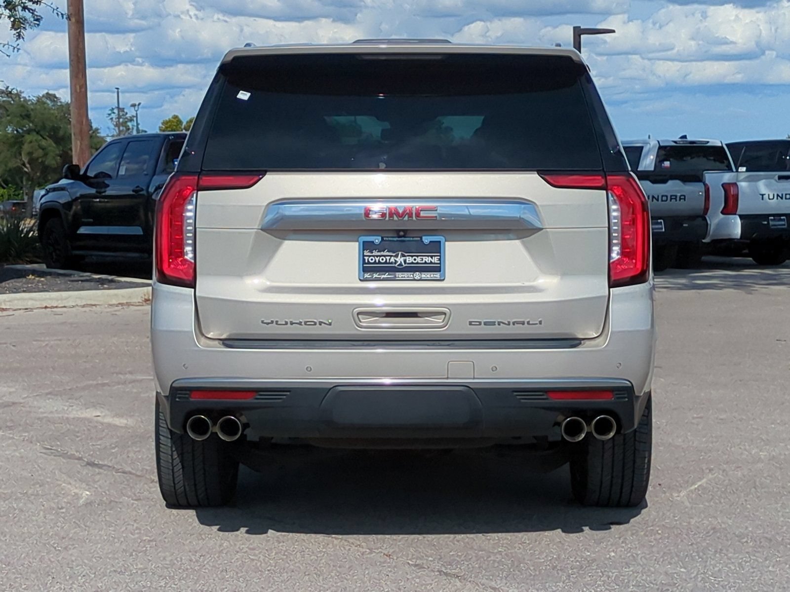 Used 2023 GMC Yukon Denali AWD/4WD image 5