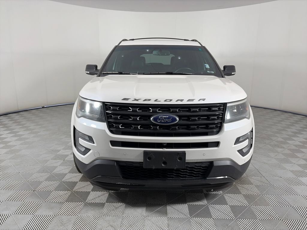 Used 2016 Ford Explorer Sport w/ Equipment Group 401A AWD/4WD image 2