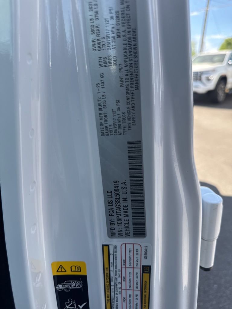 Used 2025 Jeep Gladiator Sport image 35