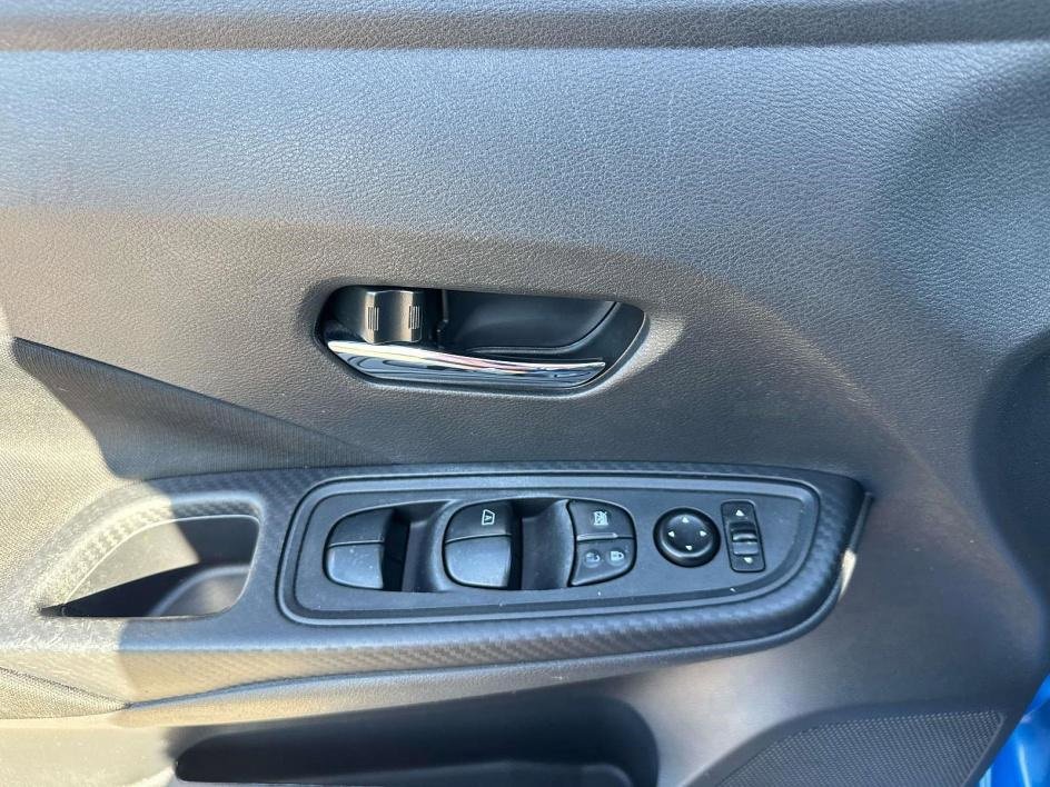 Used 2021 Nissan Versa SV image 21