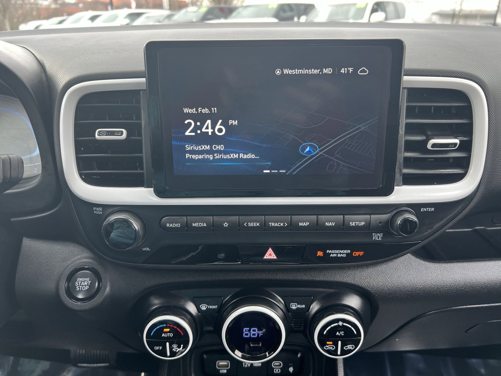 Used 2023 Hyundai Venue Limited image 17