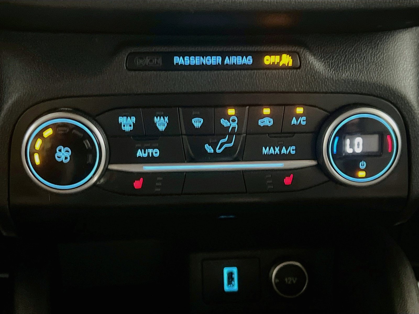 Used 2020 Ford Escape SE FWD image 12