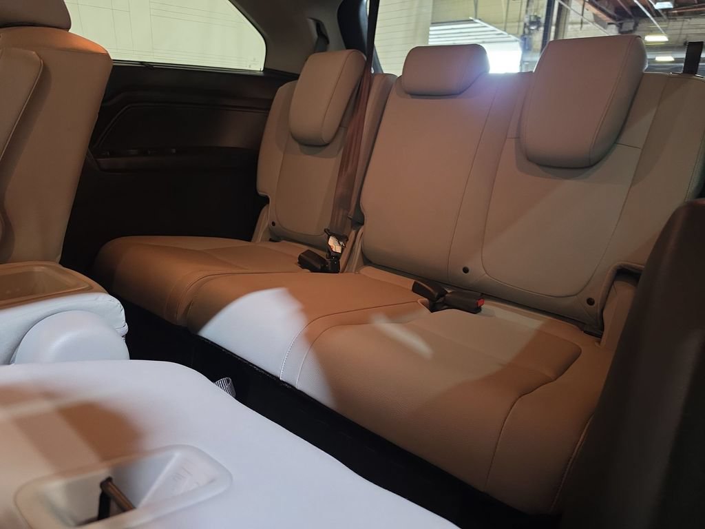 Certified 2024 Honda Odyssey Touring image 26