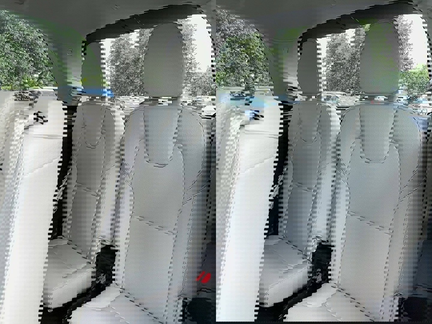 New 2025 Volvo XC90 T8 Core w/ Protection Package Premier image 17