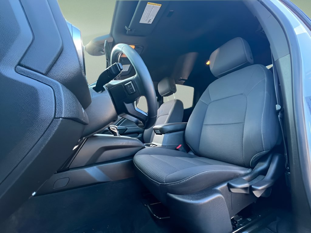 Used 2023 Chevrolet Colorado LT RWD image 10