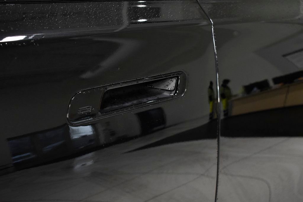 Used 2025 BMW 760i xDrive image 18