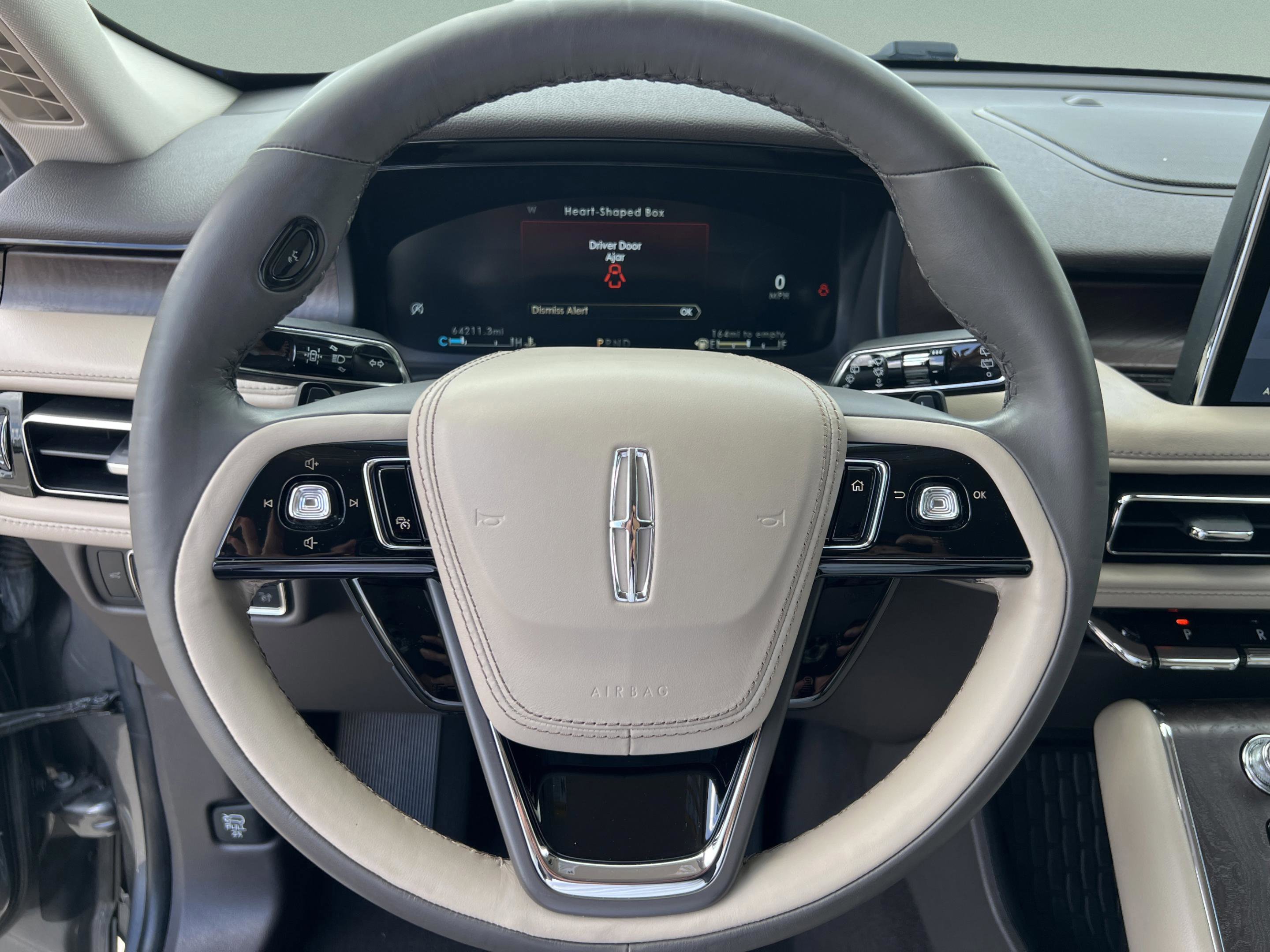 Used 2022 Lincoln Aviator Reserve w/ Equipment Group 201A image 10