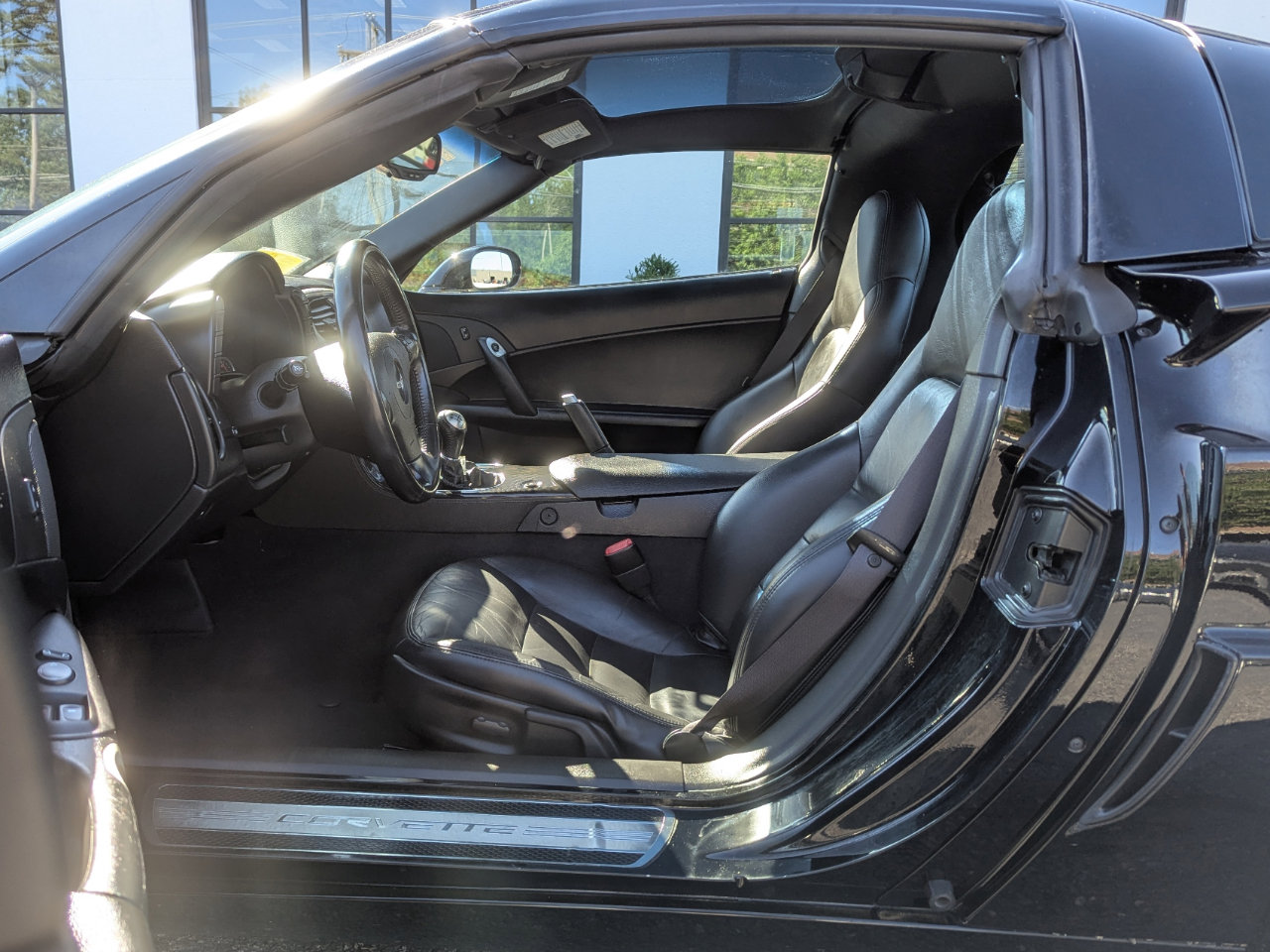 Used 2005 Chevrolet Corvette Coupe w/ Preferred Equipment Group RWD image 12