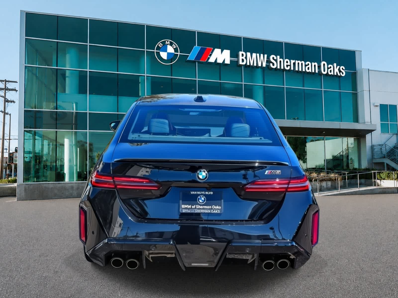 New 2026 BMW M5 w/ Carbon Package AWD/4WD image 5