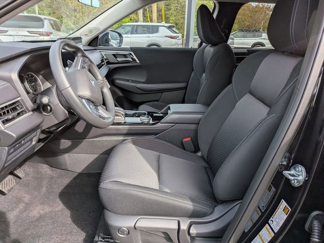 New 2026 Mitsubishi Outlander ES FWD image 13