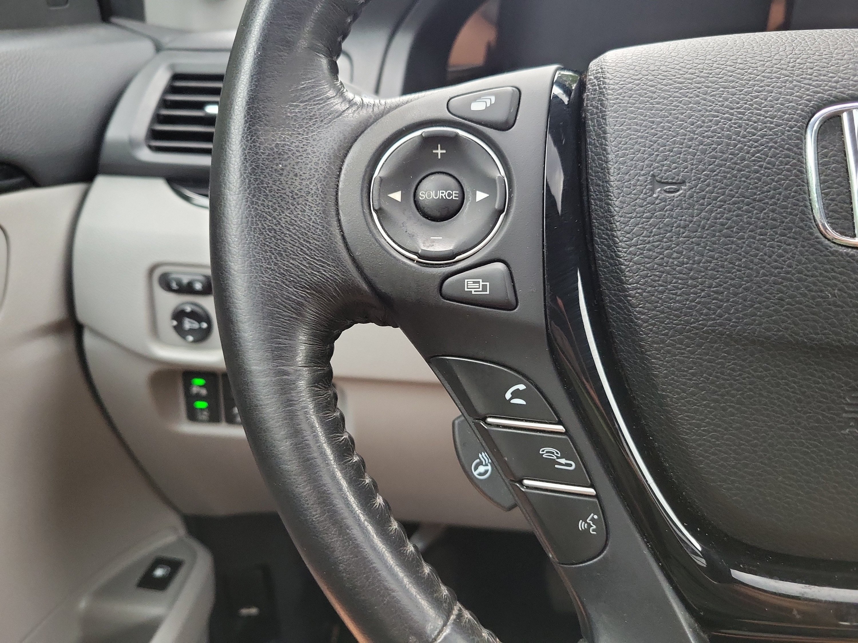 Used 2018 Honda Ridgeline RTL-E image 31