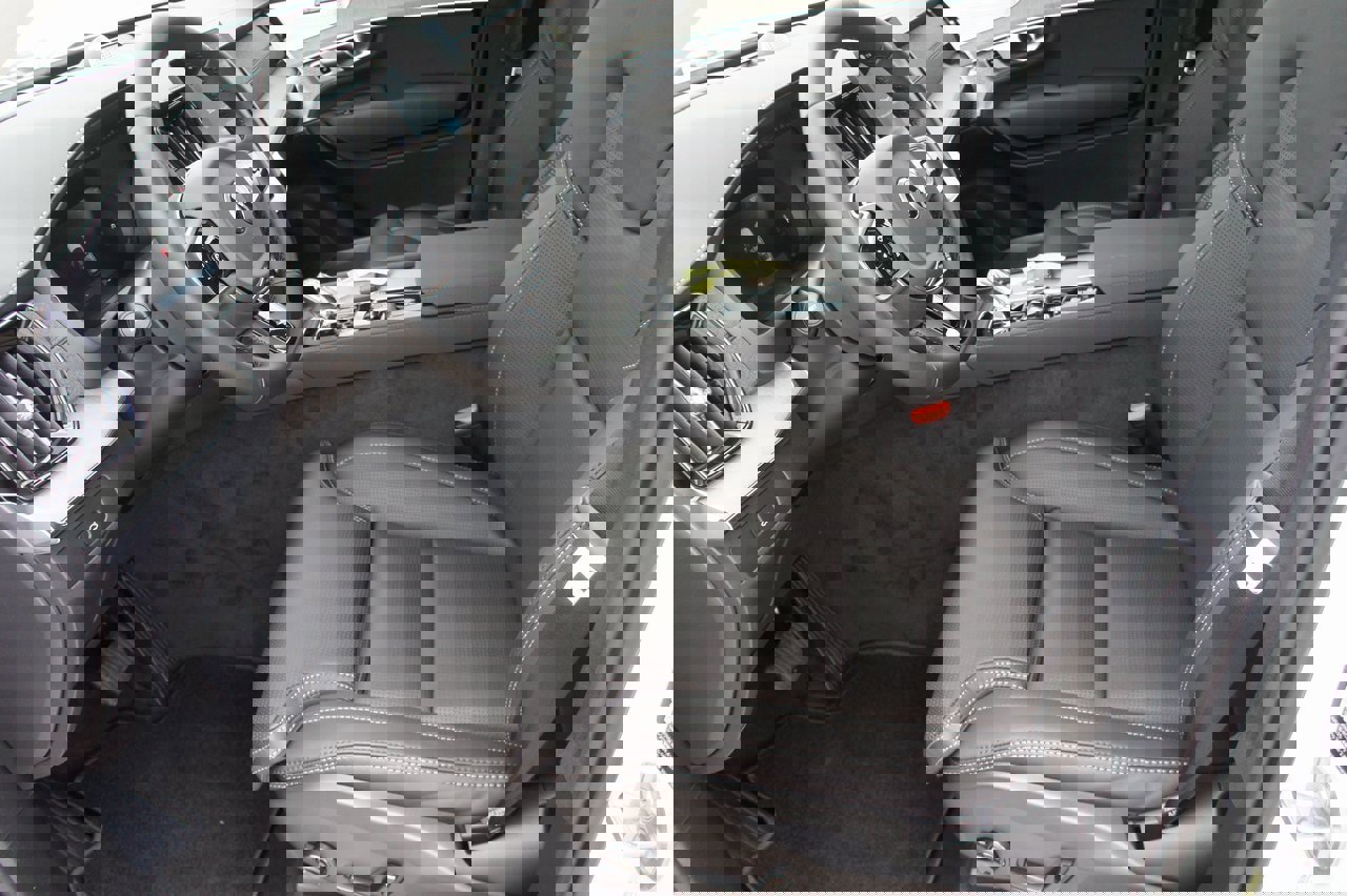 New 2026 Volvo XC90 B6 Ultra image 18