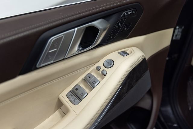 Used 2019 BMW X7 xDrive50i w/ Premium Package image 12