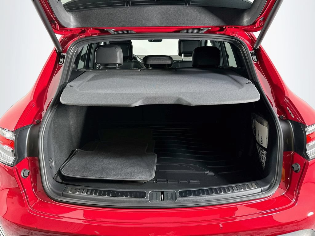 Certified 2026 Porsche Macan Turbo AWD/4WD image 36