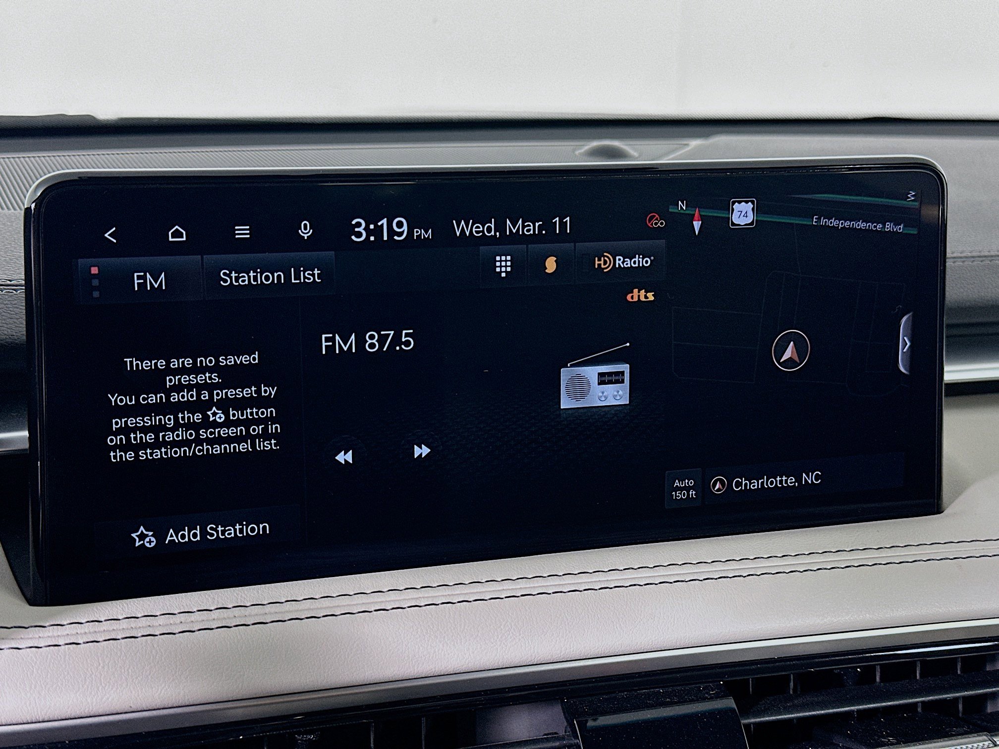 Used 2025 Genesis G70 2.5T image 21