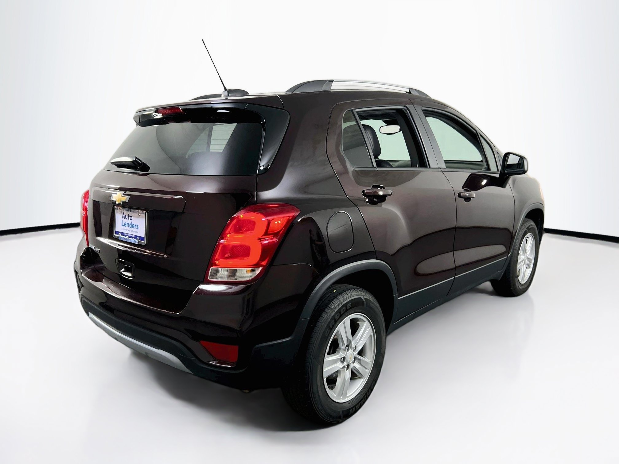 Used 2021 Chevrolet Trax LT w/ LT Convenience Package AWD/4WD image 5