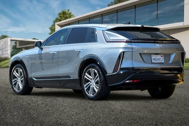 Certified 2024 Cadillac Lyriq Luxury w/ LPO, Floor Liner Package RWD image 6