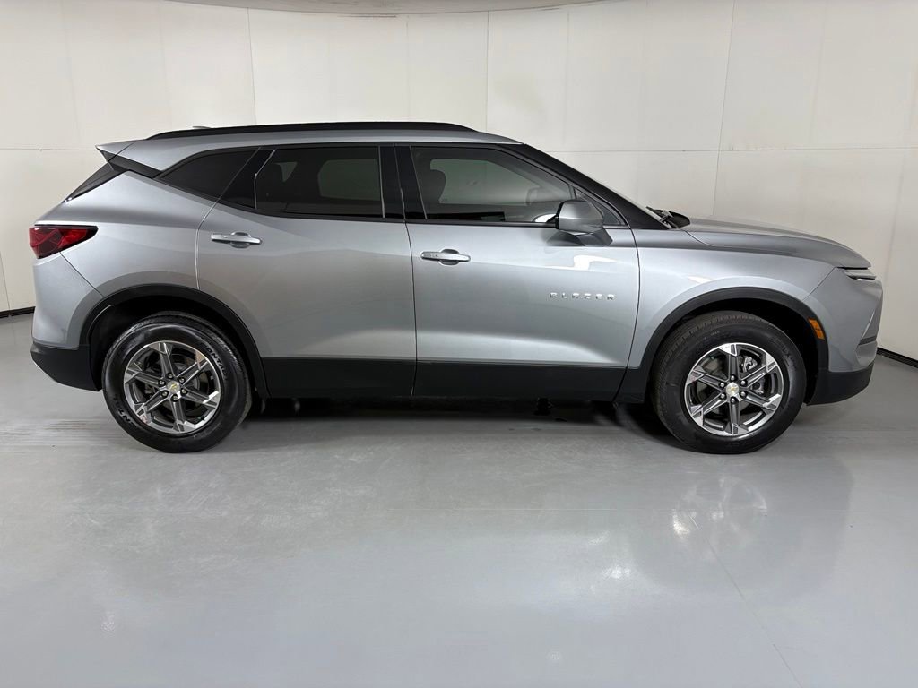 Used 2024 Chevrolet Blazer LT w/ Convenience Package FWD image 10