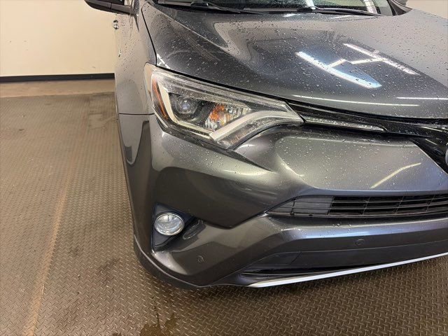 Used 2016 Toyota RAV4 Limited image 2