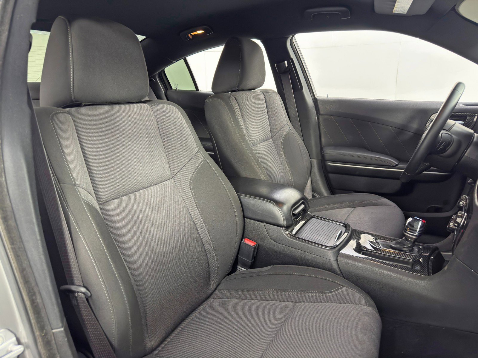 Used 2019 Dodge Charger SXT image 30