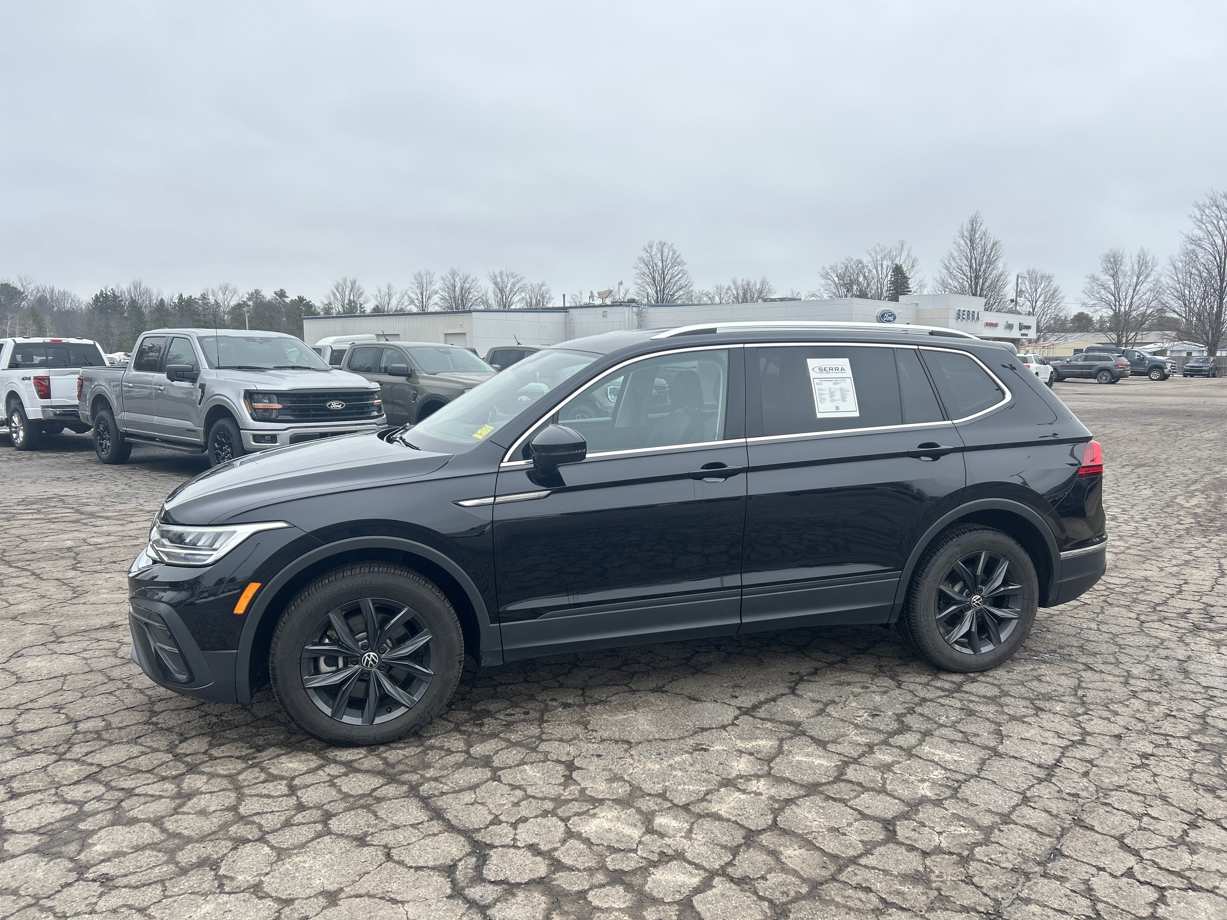 Used 2024 Volkswagen Tiguan SE image 7